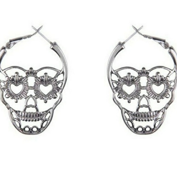 Jewelry - 💎 3/$20❤ HOST PICK ❤Vintage Punk Skull Earrings